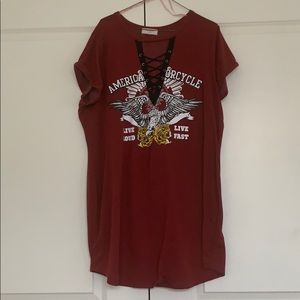 T-Shirt Burgundy dress